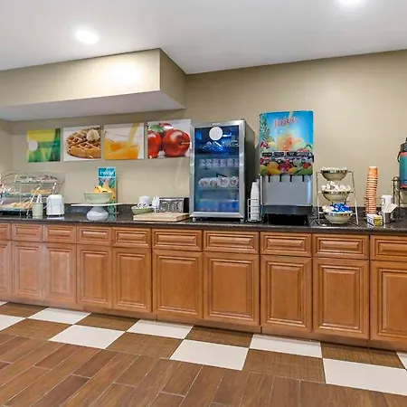 Quality Inn & Suites Stoughton - Madison South 
