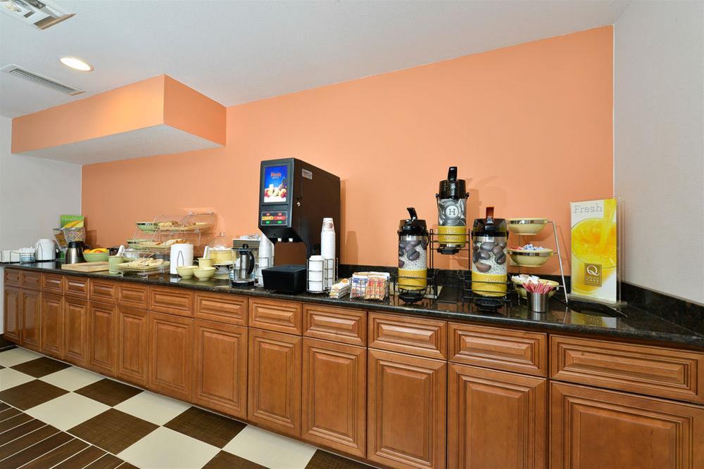 Hotel Quality & - Madison South