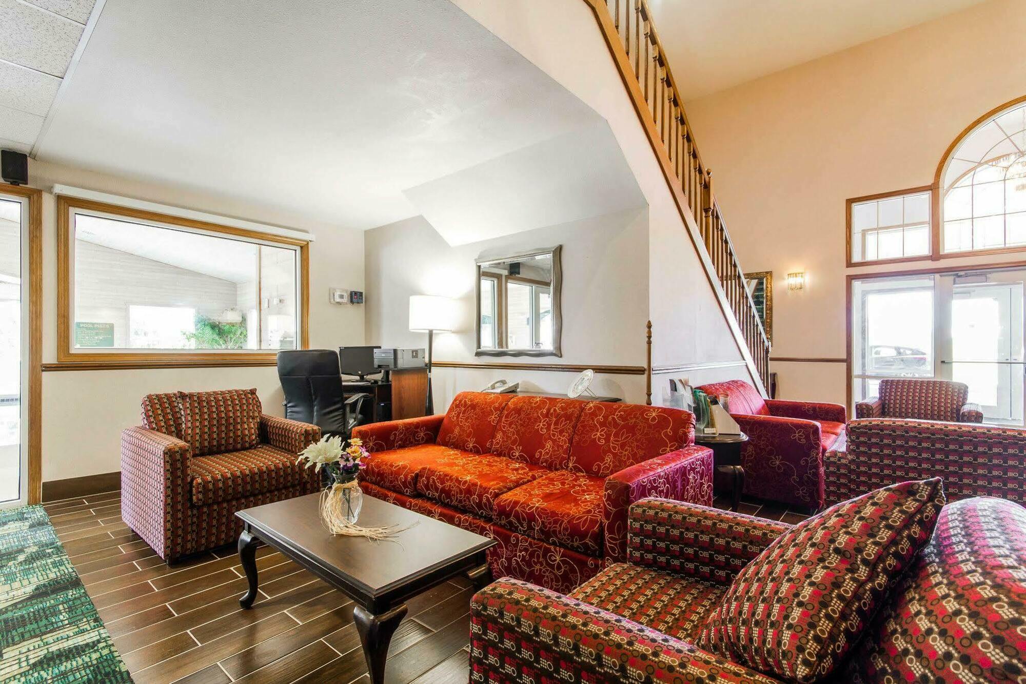 Quality & - Madison South Hotel 2*